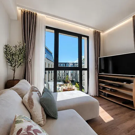Azur Luxury - Private Garage - Steps From The