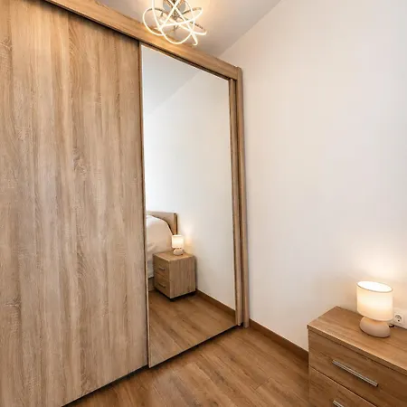 Azur Luxury - Private Garage - Steps From The 바르나